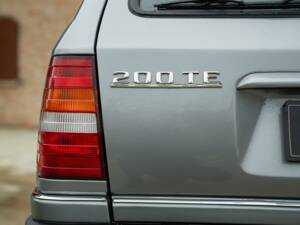 Image 21/50 of Mercedes-Benz 200 TE (1992)