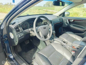 Image 17/32 of Volvo V 70 T5 (2002)