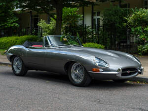 Immagine 2/21 di Jaguar E-Type 4.2 (1965)