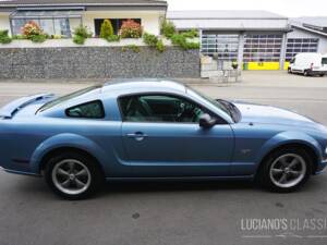 Bild 11/63 von Ford Mustang GT (2005)