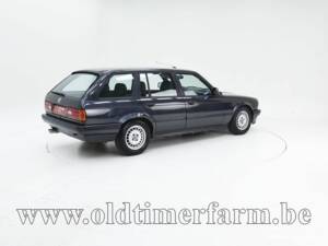 Bild 2/15 von BMW 325i Touring (1988)