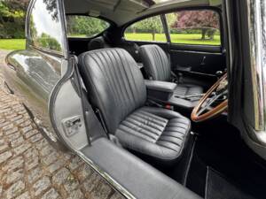 Image 26/30 de Jaguar Type E 4.2 (1965)