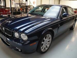 Bild 44/50 von Jaguar XJ 8 4.2 (2008)