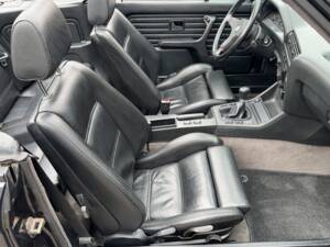 Bild 16/27 von BMW 320i (1989)