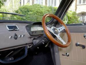 Image 2/33 of FIAT 500 L (1972)