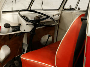 Immagine 5/24 di Volkswagen T1 camper (1960)