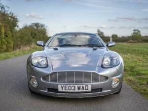 Image 6/38 of Aston Martin V12 Vanquish (2003)