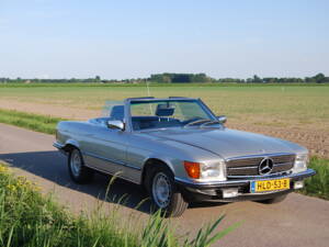 Image 21/87 of Mercedes-Benz 280 SL (1982)