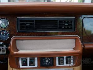 Immagine 38/50 di Jaguar XJ 6 L 4.2 (1975)