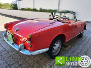 Image 2/6 of Alfa Romeo Giulietta Spider (1961)