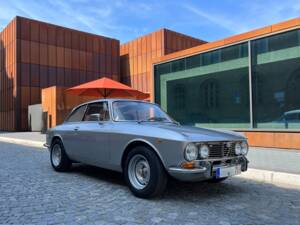 Image 5/50 of Alfa Romeo 2000 GT Veloce (1975)