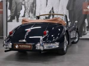 Image 5/43 of Jaguar XK 140 DHC (1957)