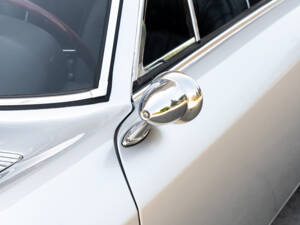 Image 18/69 of Ferrari 365 GT 2+2 (1969)
