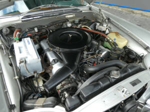 Image 24/31 of Mercedes-Benz 280 SE 3,5 (1970)