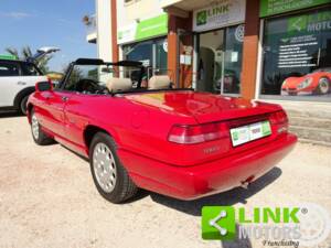 Bild 3/10 von Alfa Romeo 1.6 Spider (1991)