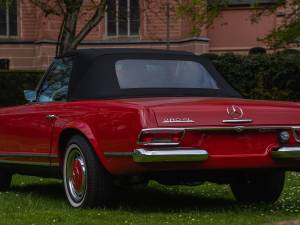 Image 16/64 of Mercedes-Benz 280 SL (1969)