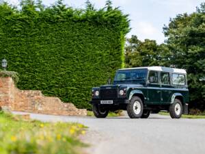 Immagine 16/42 di Land Rover Defender 110 Td5 (2000)