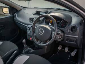 Imagen 37/58 de Renault Clio III 1.4 16V (2010)