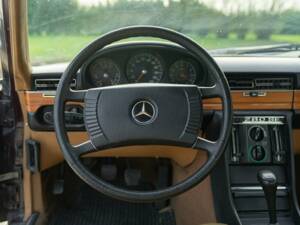 Image 48/50 of Mercedes-Benz 280 SE (1973)