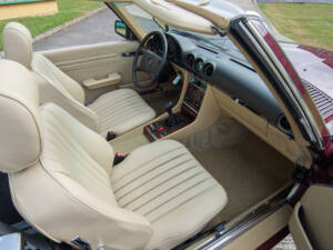 Image 17/29 of Mercedes-Benz 300 SL (1988)