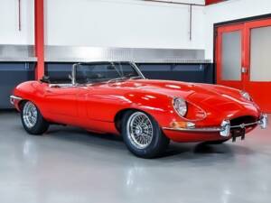 Image 1/7 de Jaguar E-Type (1968)