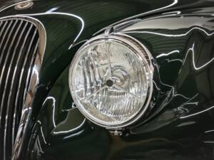 Image 26/30 of Jaguar XK 120 DHC (1953)