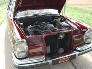 Image 26/58 of Mercedes-Benz 280 SE (1968)