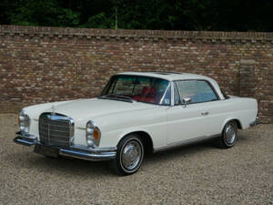 Immagine 20/50 di Mercedes-Benz 280 SE 3,5 (1970)