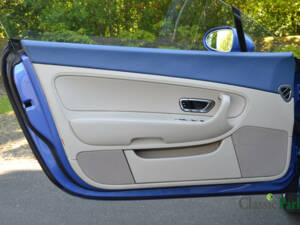 Image 13/50 of Bentley Continental GT (2005)