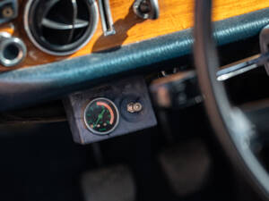 Image 27/40 of Mercedes-Benz 250 CE (1970)