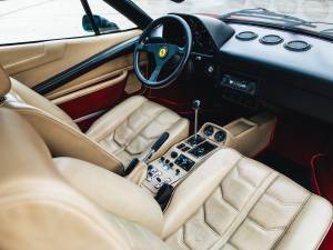 Image 38/48 of Ferrari 308 GTB Quattrovalvole (1985)