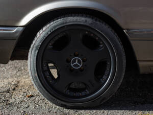 Image 17/95 of Mercedes-Benz 560 SEC (1985)