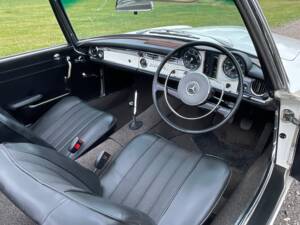 Image 37/37 of Mercedes-Benz 230 SL (1964)