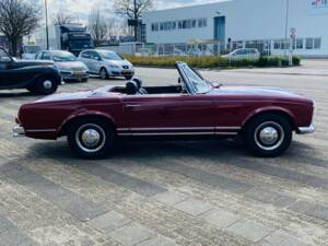 Image 11/50 de Mercedes-Benz 230 SL (1966)