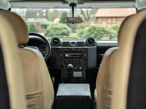 Image 30/50 of Land Rover Defender 90 (2008)