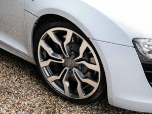 Image 37/38 of Audi R8 V10 (2010)