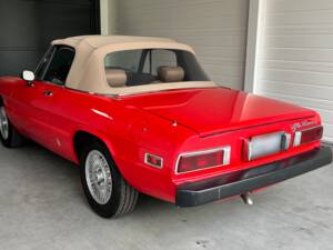 Immagine 1/11 di Alfa Romeo 1600 Spider (1978)