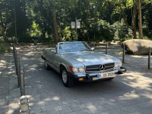 Image 1/28 of Mercedes-Benz 380 SL (1981)