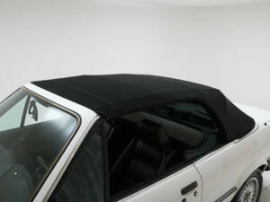 Imagen 20/22 de BMW 325i (1989)