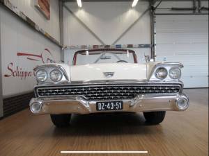 Afbeelding 26/31 van Ford Fairlane Skyliner (1959)