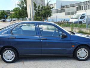 Immagine 7/25 di Alfa Romeo 146 - 1.4 T Spark (1997)