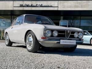 Image 41/47 de Alfa Romeo 1750 GT Veloce (1968)