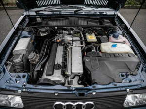 Image 33/50 of Audi 200 - 2.2 20V Turbo quattro (1990)