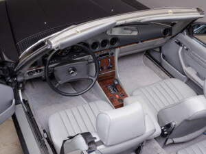 Image 19/30 of Mercedes-Benz 300 SL (1986)