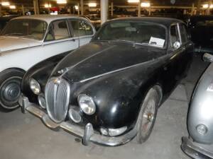 Image 14/20 of Jaguar S-Type 3.8 (1965)