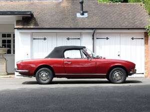Image 17/18 of Peugeot 504 Convertible (1974)