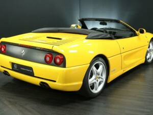 Image 2/30 de Ferrari F 355 Spider (1998)