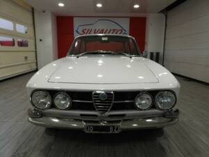 Image 2/15 of Alfa Romeo 1750 GT Veloce (1968)