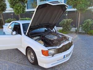 Image 63/65 of Mercedes-Benz 380 SEC (1985)
