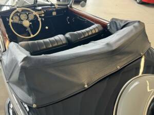 Image 17/40 of BMW 327 (1938)